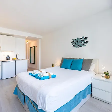 797 - In Close To Apartment *
