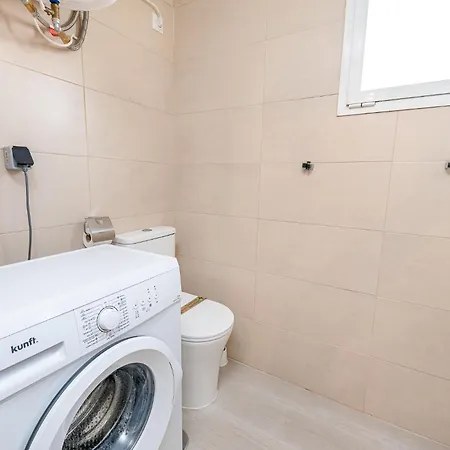 797 - In Close To Appartement